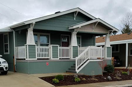 New Manufactured home with large patio and carport in a nice community in Oregon